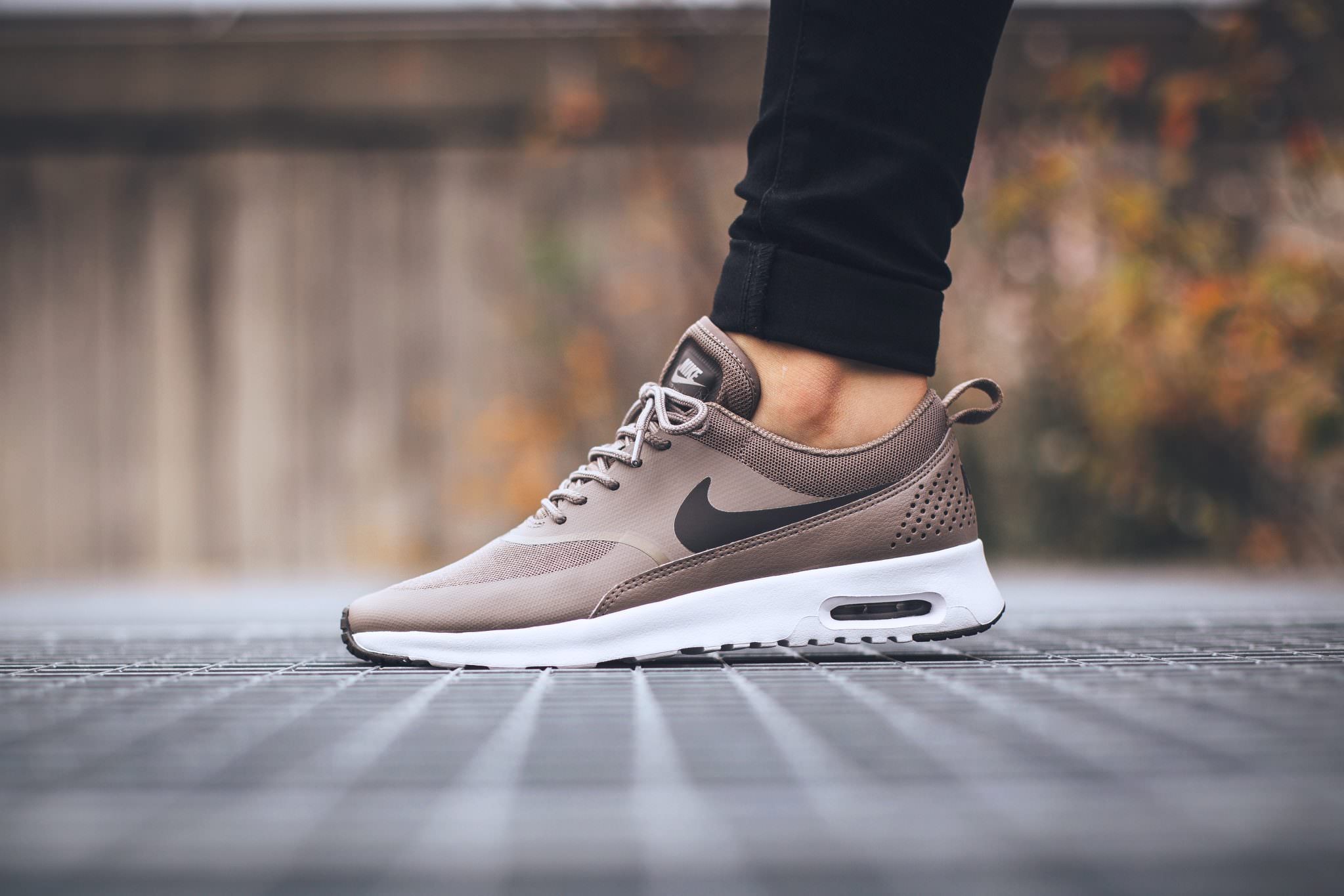 air max thea femme grise