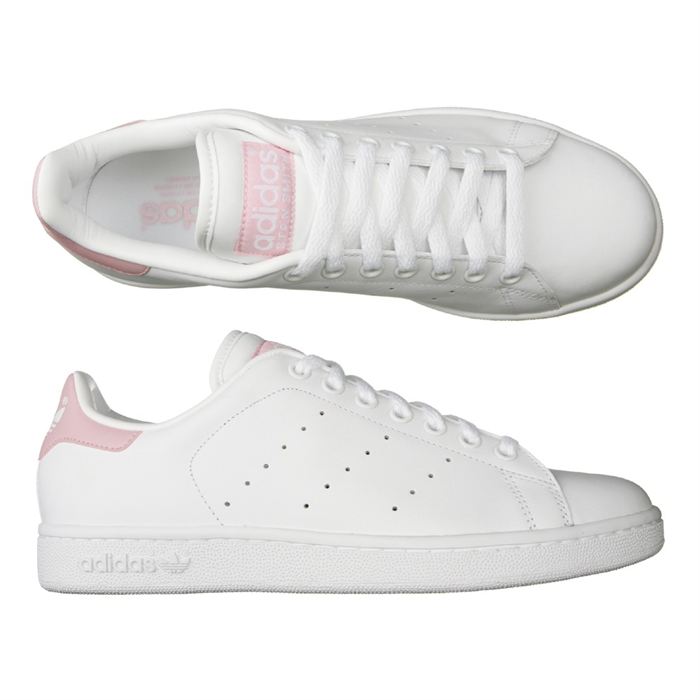 adidas stan smith blan chaussures femme. baskets mode. sneaker adidas stan smith blan chaussures femme. baskets mode. sneaker