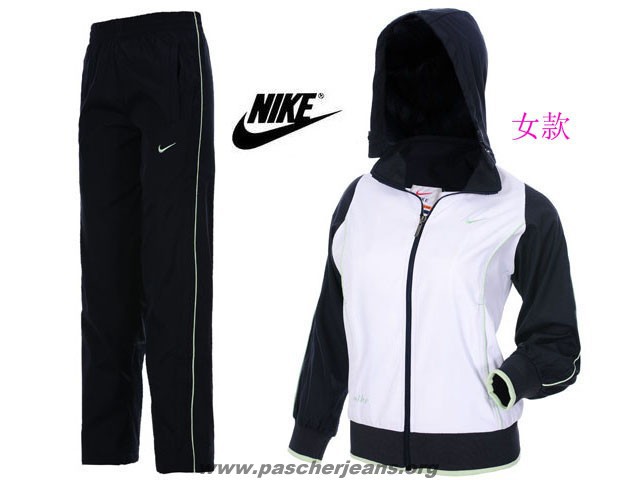 survetement nike femme noir et blanc